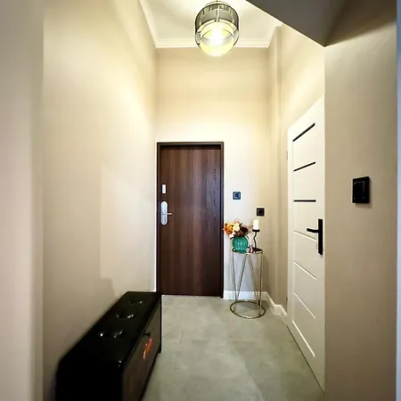 Aviendo Swietokrzyska * ורוצלב